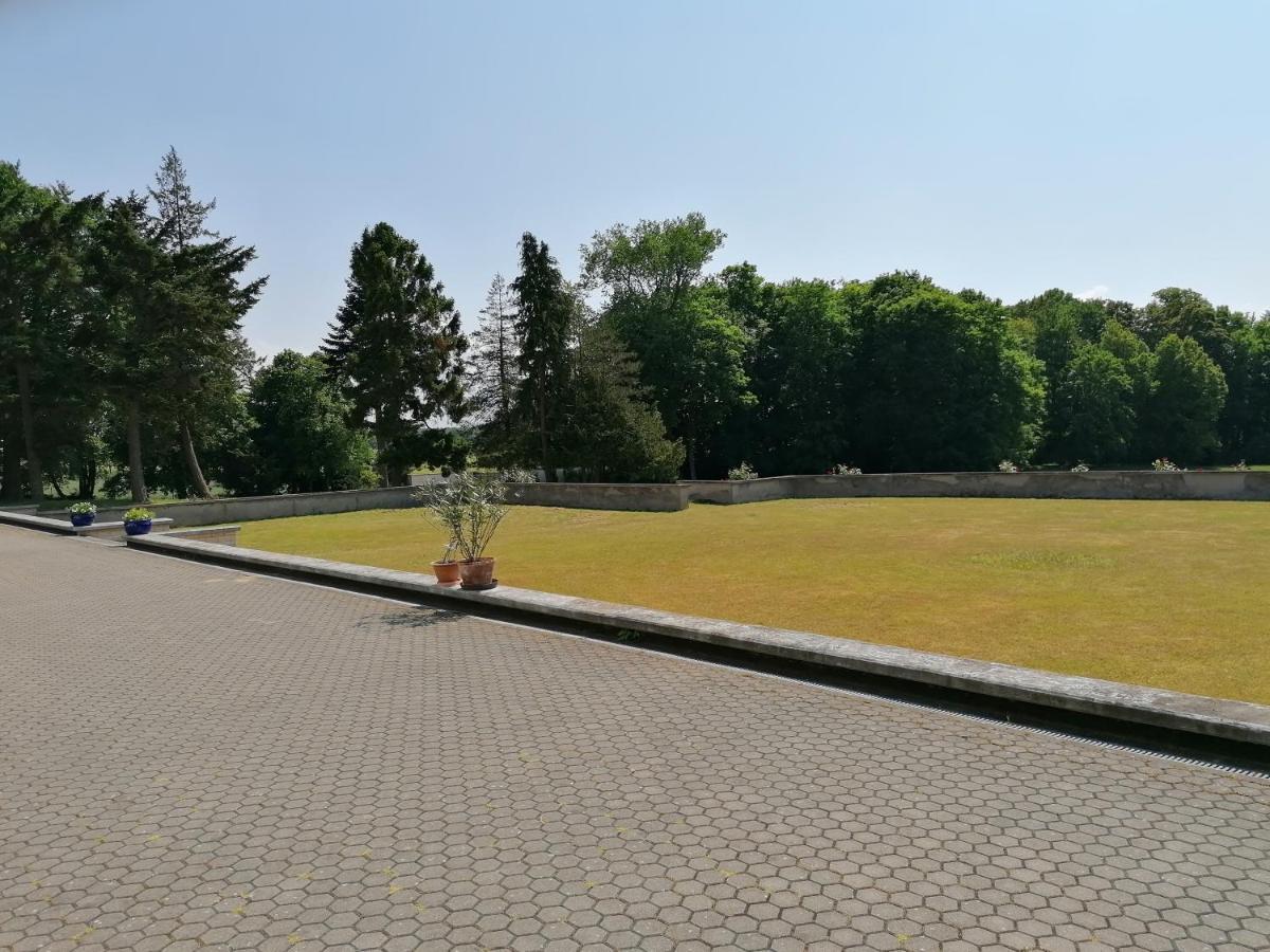 Schloß Wichmannsdorf *