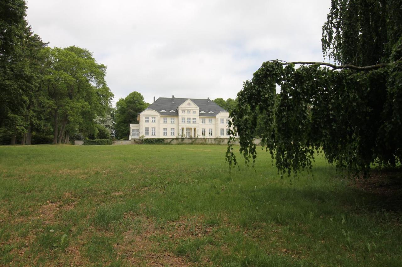Schloß Wichmannsdorf *